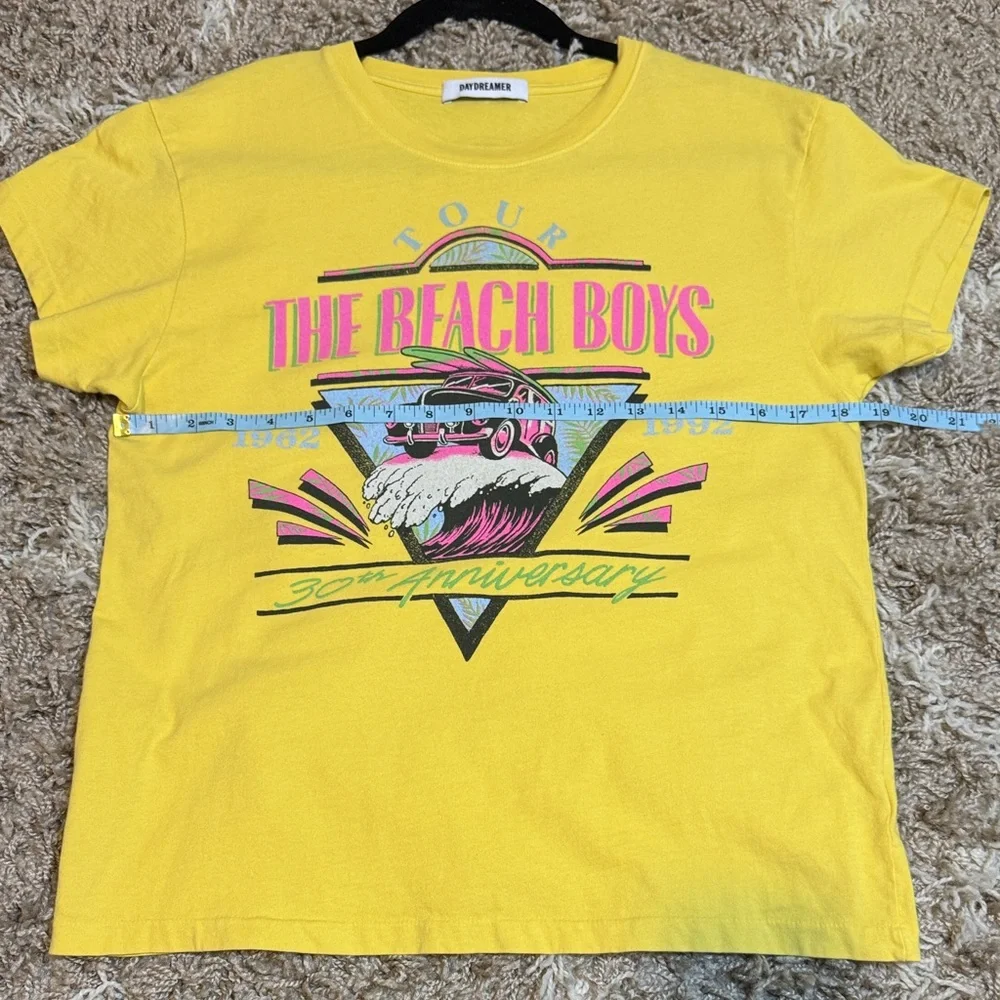 DayDreamer Yellow Graphic Beach Boys Tour T-Shirt size Small